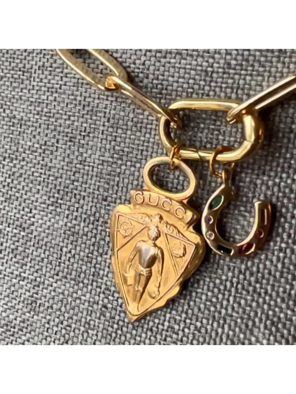 🆕 Vintage Gucci Charm 24k gold horse shoe Necklace Paperclip 925 Silver NWT - Picture 8 of 14